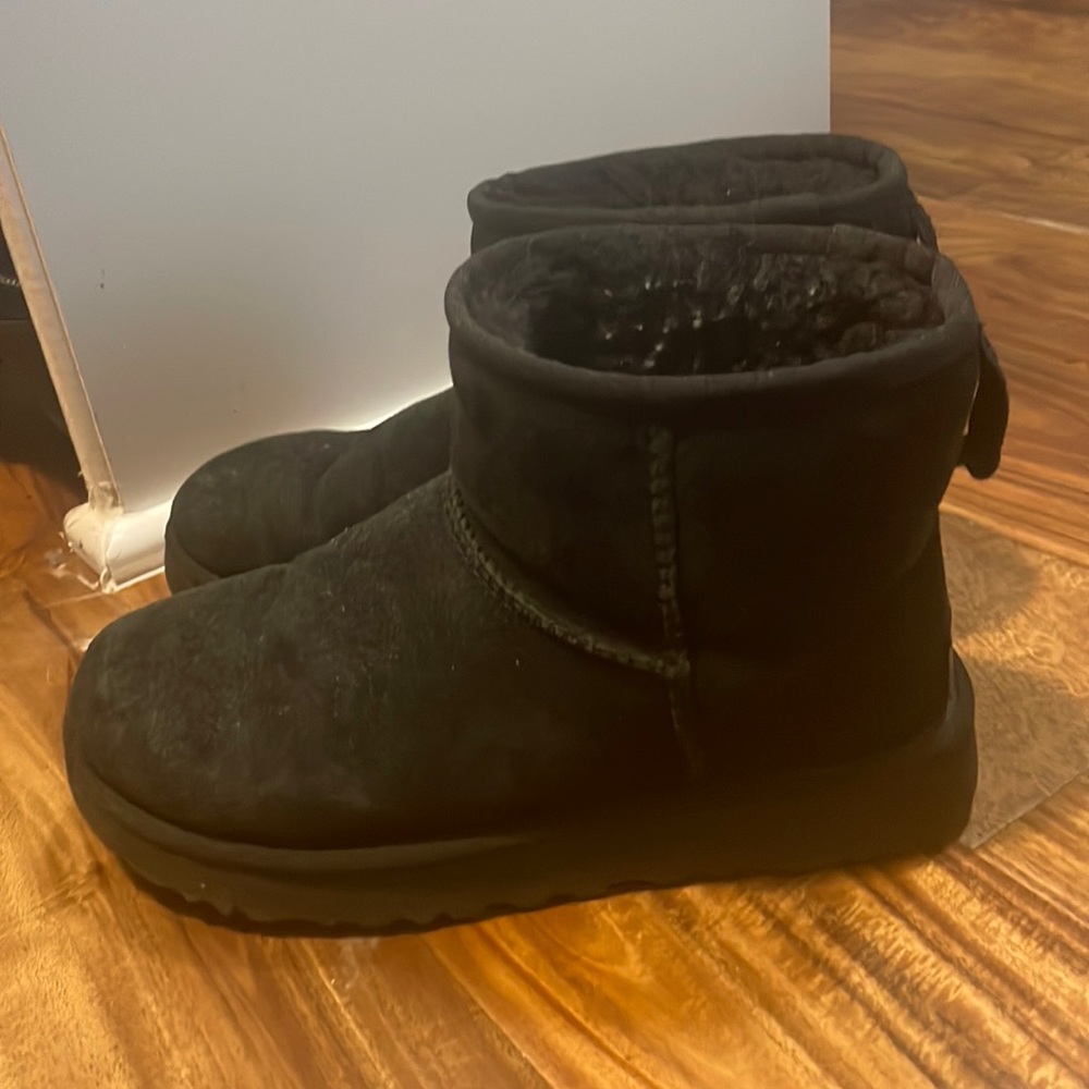 Ugg classic mini black boots size 7